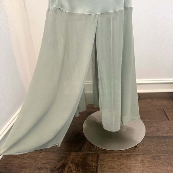 🌺SOLD🌺 Victoria’s Secret Silk Sage Green Chiffon Hem Halter Maxi Gown Slip Dress - Picture 5 of 11